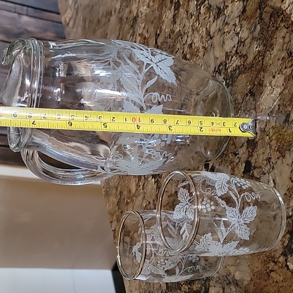 Etched pitcher & 2 glasses - Picture 2 of 5